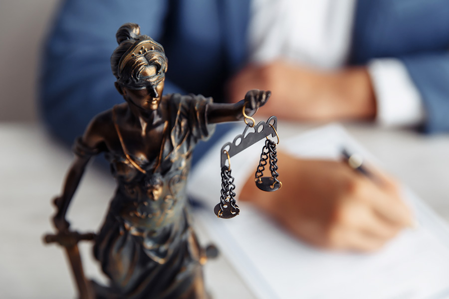 Адвокат Київ – професійний юридичний захист від PRAVOLEX Адвокат Київ
